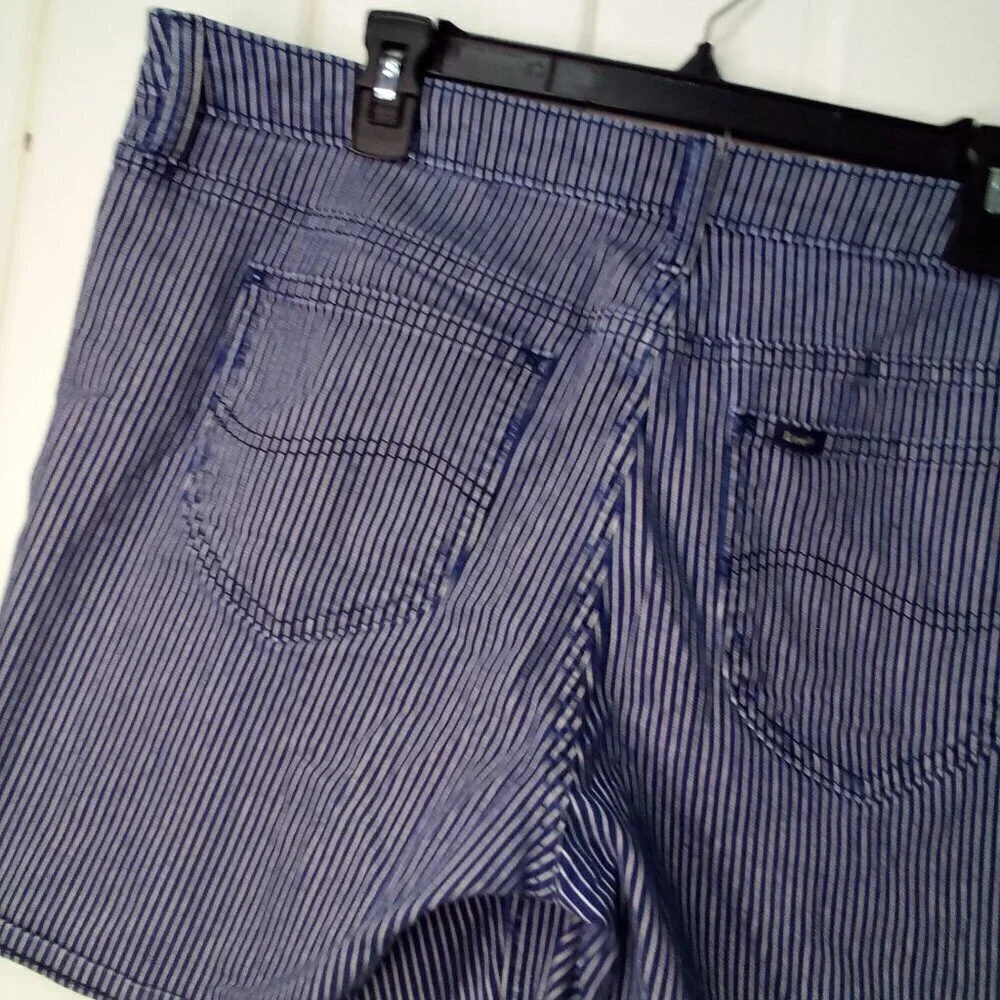Lee shorts women